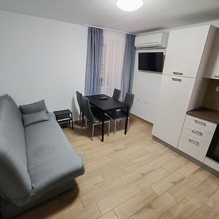 Apartments Lina Koper Bagian luar foto