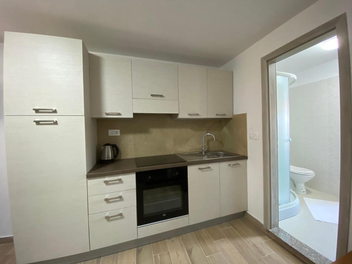 Apartments Lina Koper Bagian luar foto
