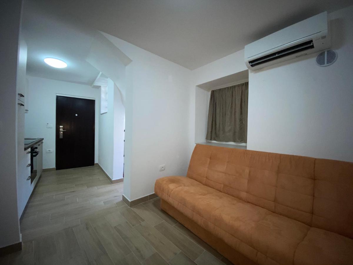 Apartments Lina Koper Bagian luar foto