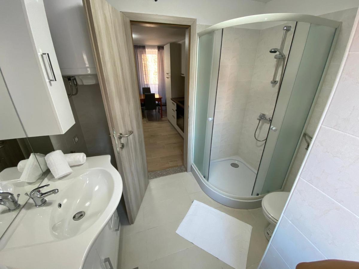 Apartments Lina Koper Bagian luar foto