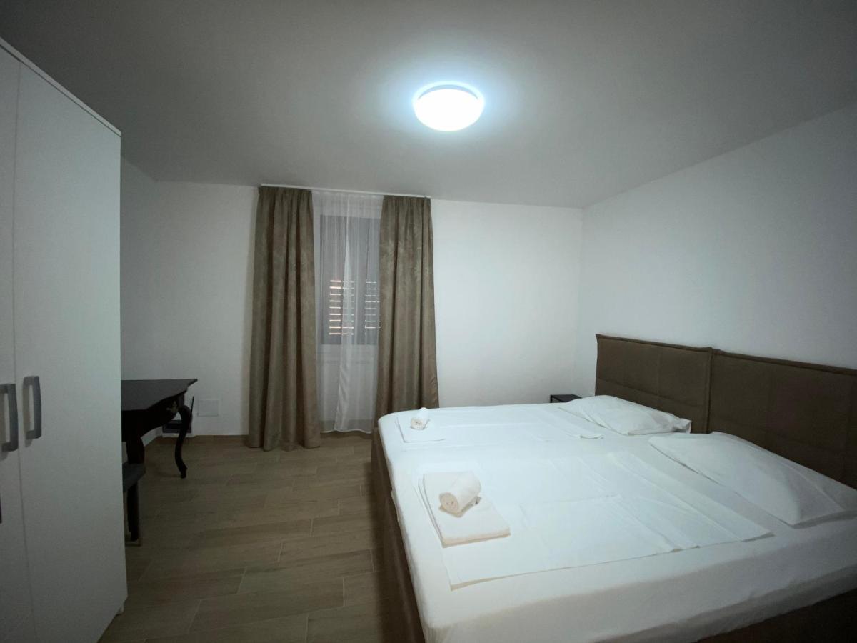Apartments Lina Koper Bagian luar foto