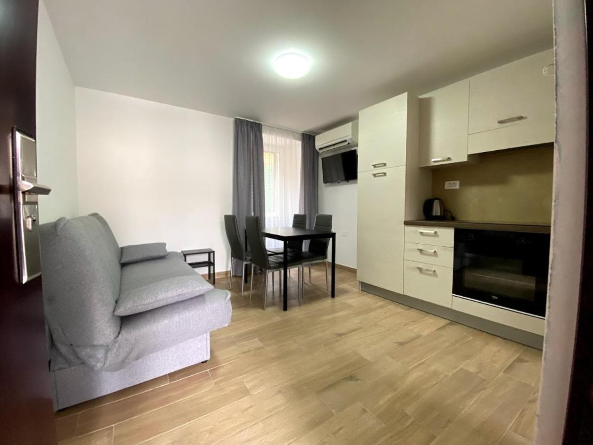 Apartments Lina Koper Bagian luar foto