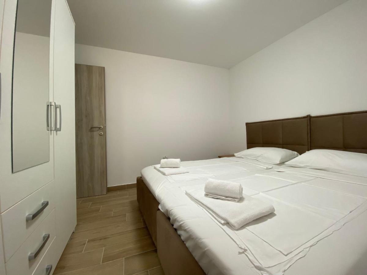 Apartments Lina Koper Bagian luar foto